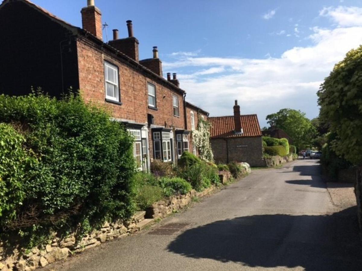 Cosy Lincs Wolds In Picturesque
